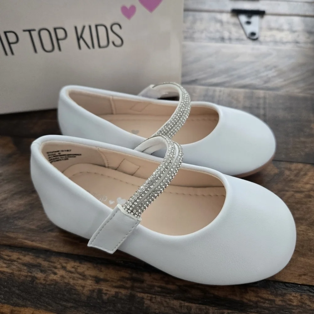 Tip Top Kids Girls MaryJane White Shoe with Rhinestone Strap. Style S187. Size 6